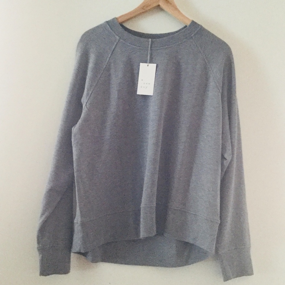Women’s crew neck pull over sweatshirt
